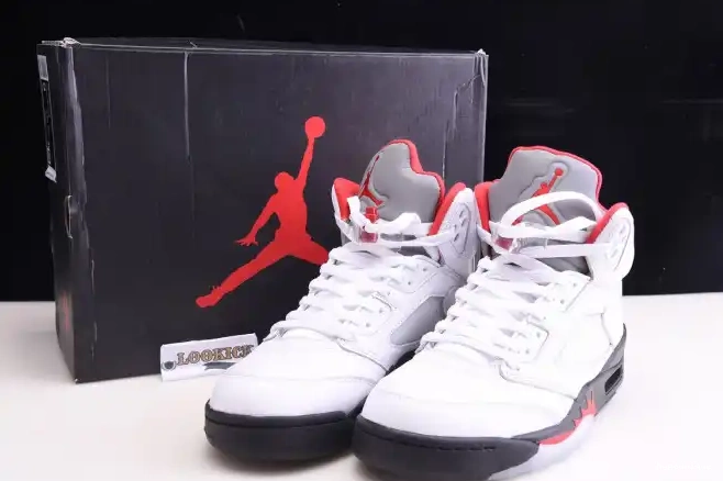HYPE Retro Fire 5 Red (2020) Tongue Silver Air DA1911-102 Jordan 0412